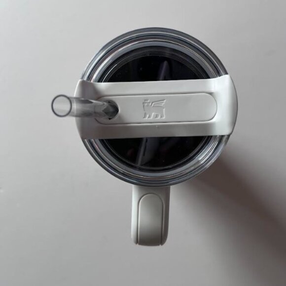 Stanley X Target Valentine's Day 30 oz Quencher Tumbler Frost Heart Gradient - Picture 7 of 9